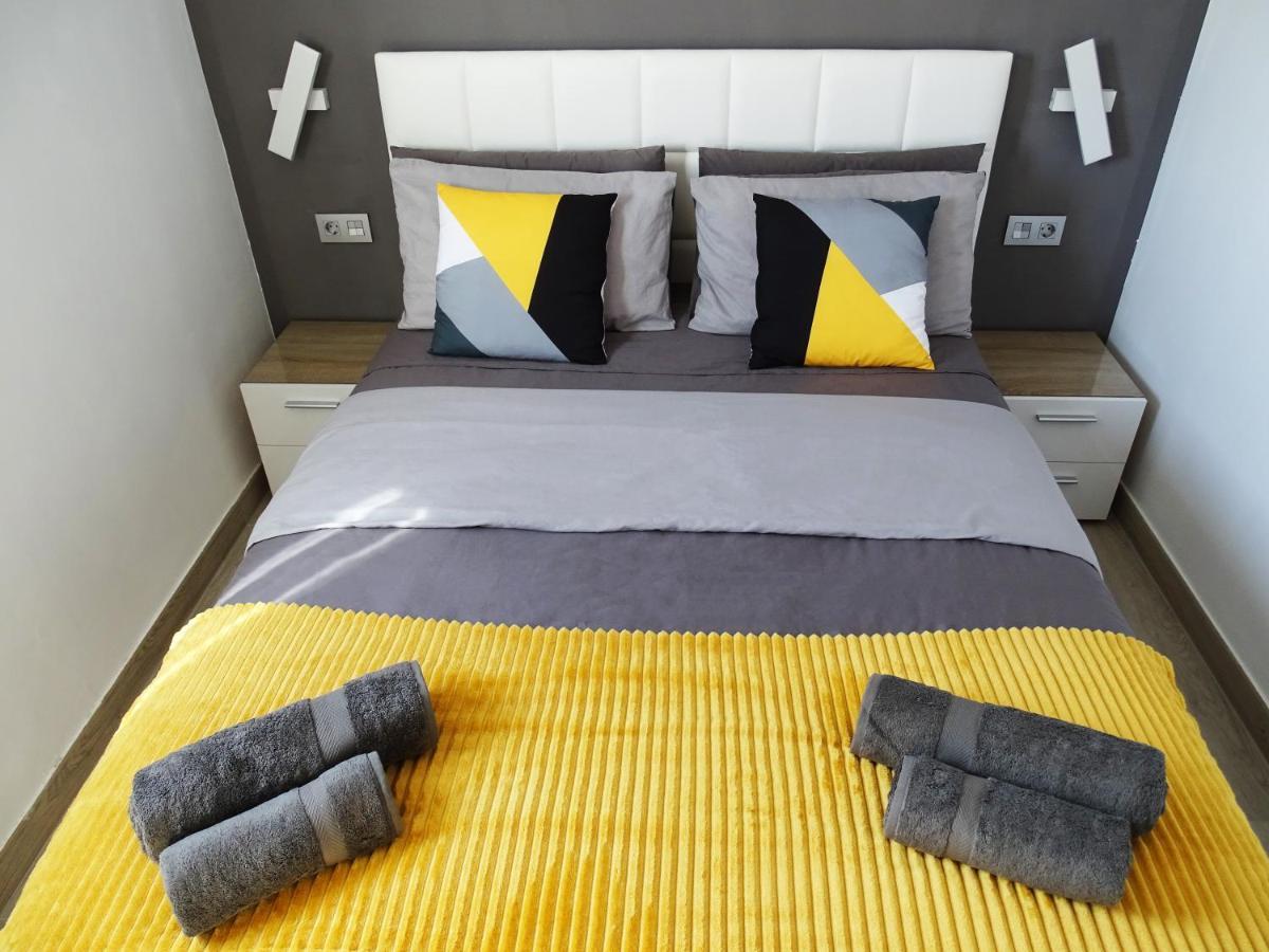Americas Luxury Low-cost With Terrace & Views