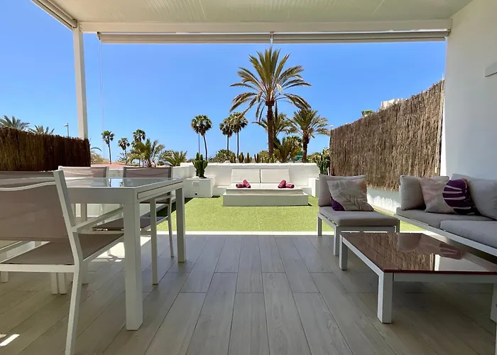 Las Americas Luxury Low-Cost Apartment With Terrace & Views