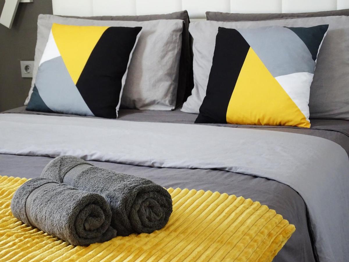Americas Luxury Low-cost With Terrace & Views